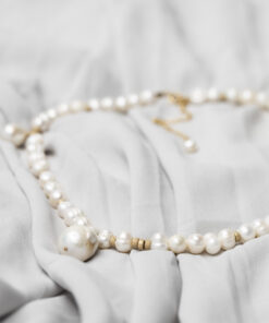 Alternative view of CUSTOM MADE PEARL -HELMIKAULAKORU