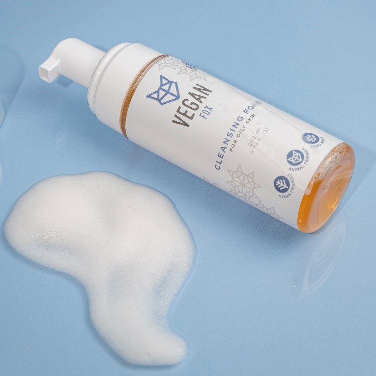 Puhdistusvaahto rasvaiselle ja sekaiholle 200 ml - Image 3